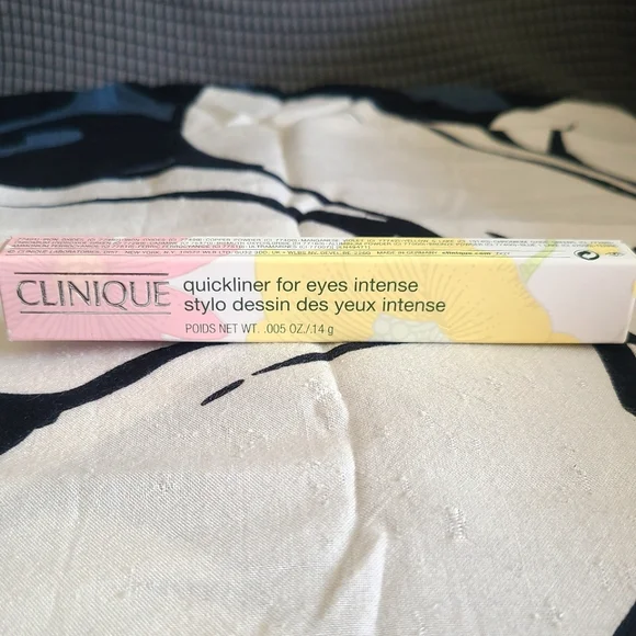 🧁NIB Clinique Quickliner For Eyes🧁 - Picture 3 of 5